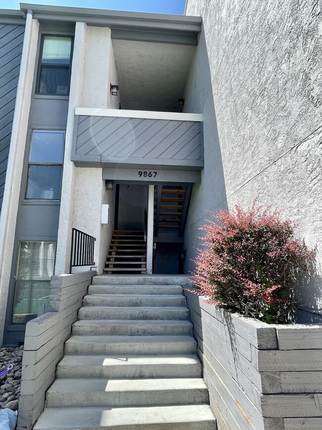 Building Photo - 9867 E Peakview Ave