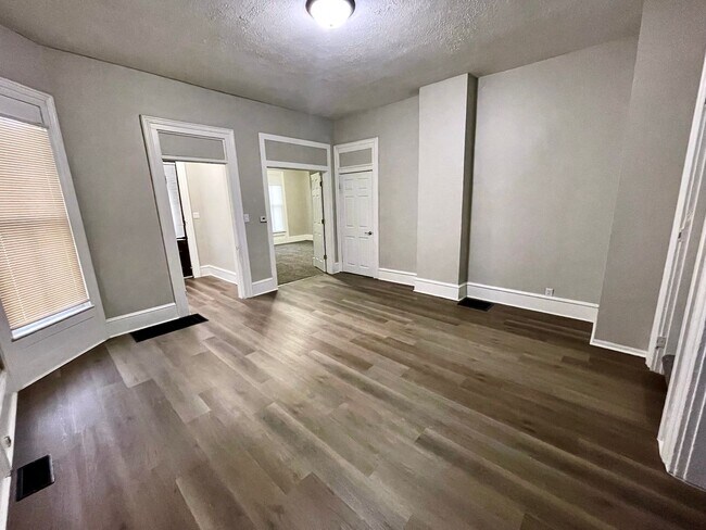 Foto del edificio - 650 W Ash St