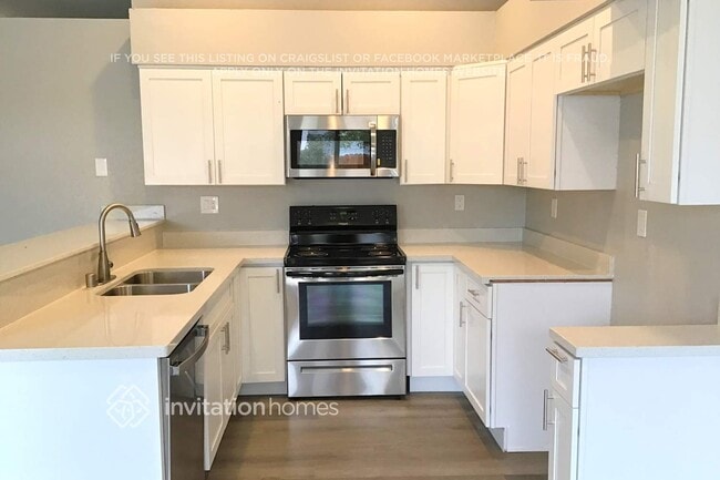 Building Photo - 1346 Lois Ln