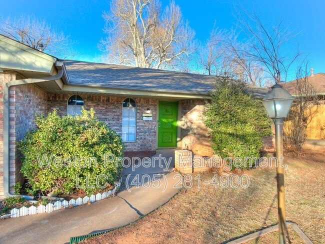 Building Photo - 1011 Crown Dr