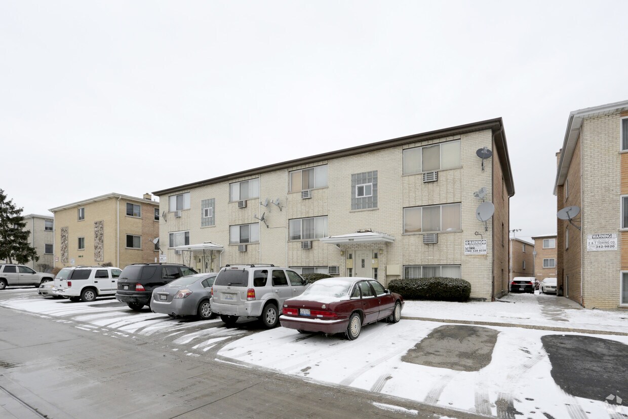 92329236 Jill Ln, Schiller Park, IL 60176 Apartments in Schiller