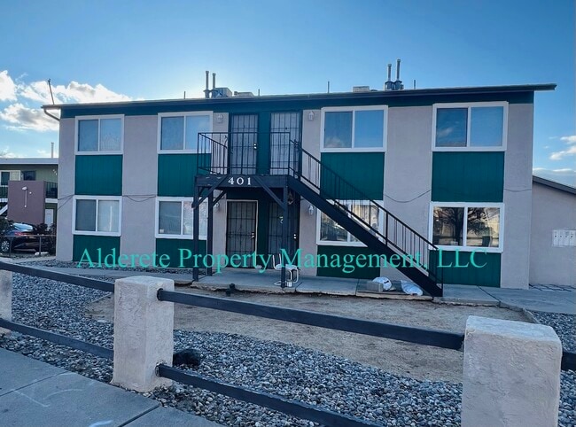Building Photo - 401 Dorado Pl SE