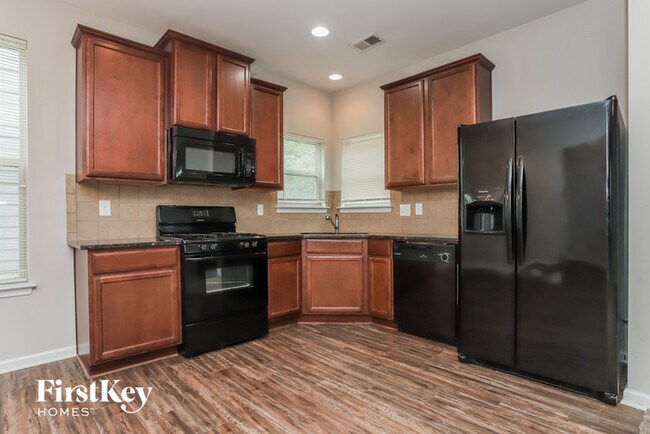 Foto del edificio - 5872 Seabright Ln