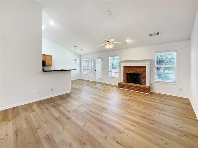 Foto del edificio - 3385 Stoneleigh Run Dr NE