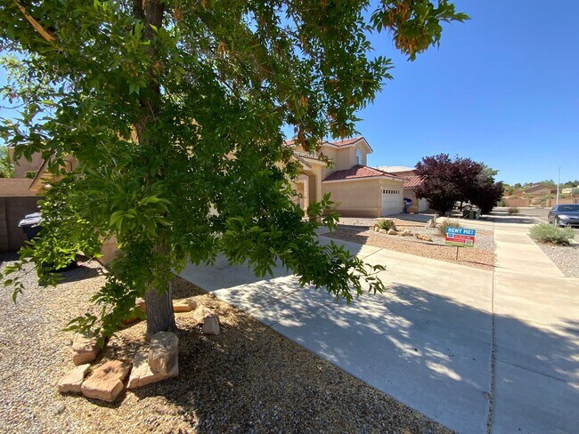 Foto del edificio - 3 Bedroom Single Story Home Available Near...