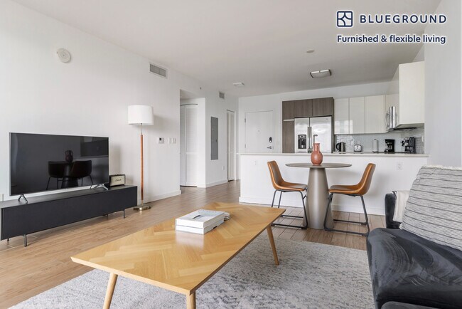 Building Photo - 1501 SW 37th Ave