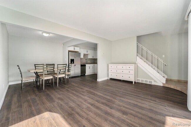 Building Photo - 8691 Kennedy Cir N