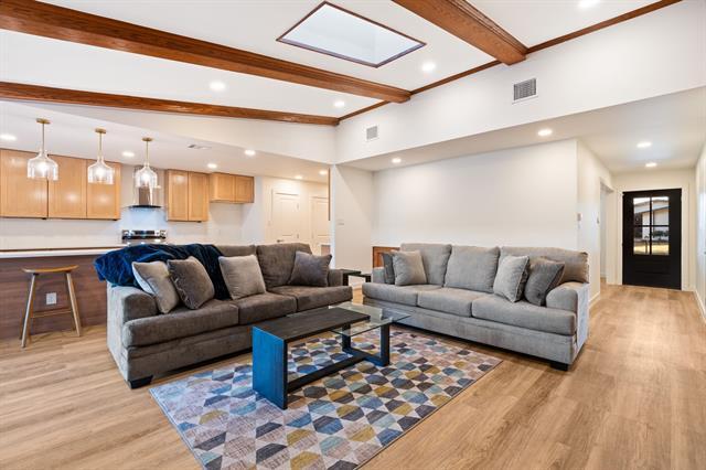 Foto del edificio - 8629 Baumgarten Dr