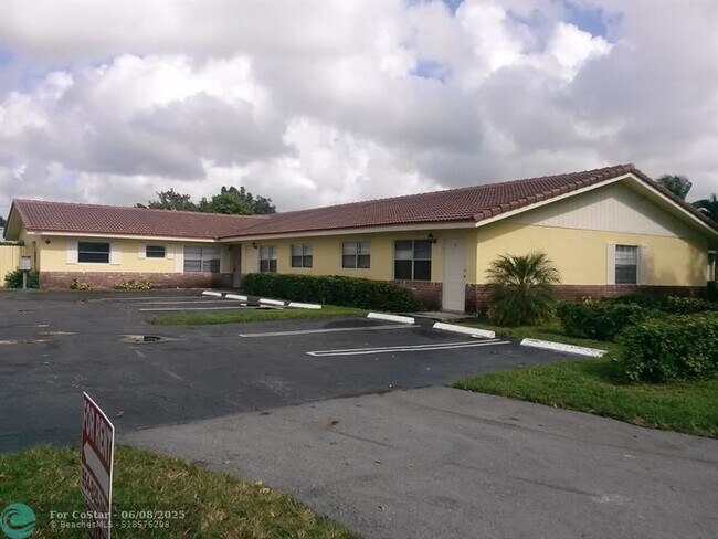 Foto del edificio - 10551 NW 45th St