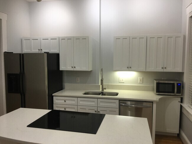 Kitchen - 263 S 5th St