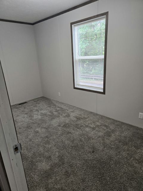 Building Photo - 153 Skyline Dr