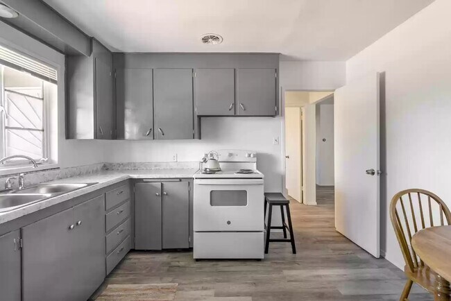 Foto del edificio - 2704 San Pablo St NE