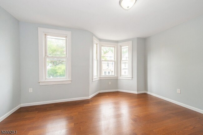 Building Photo - 425 S 16th St