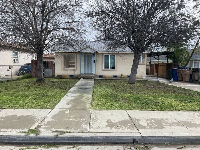 Primary Photo - Cute 3/1 bath units coming soon please cal...