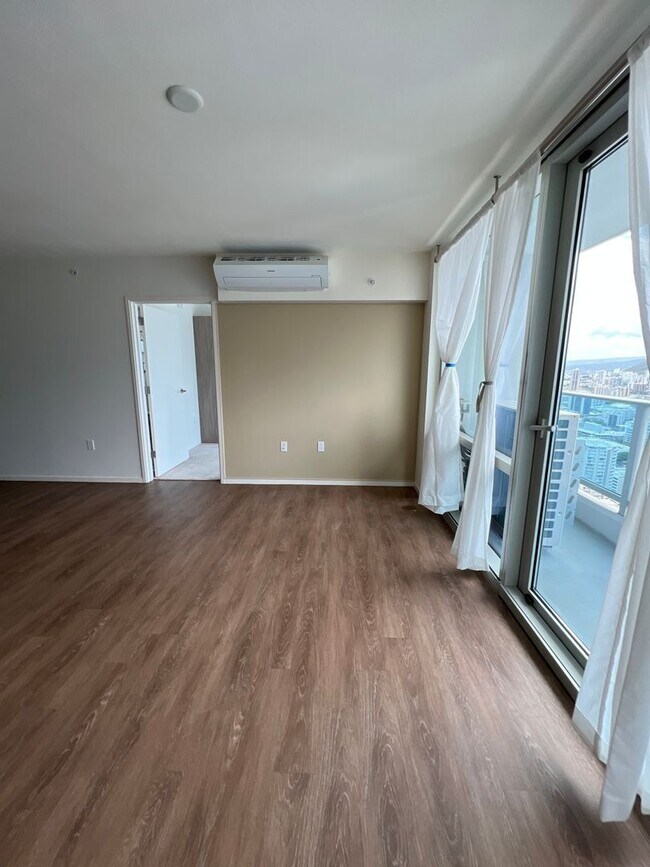 Foto del edificio - Prime Location- Kapiolani Residence 43d floor- Great views!