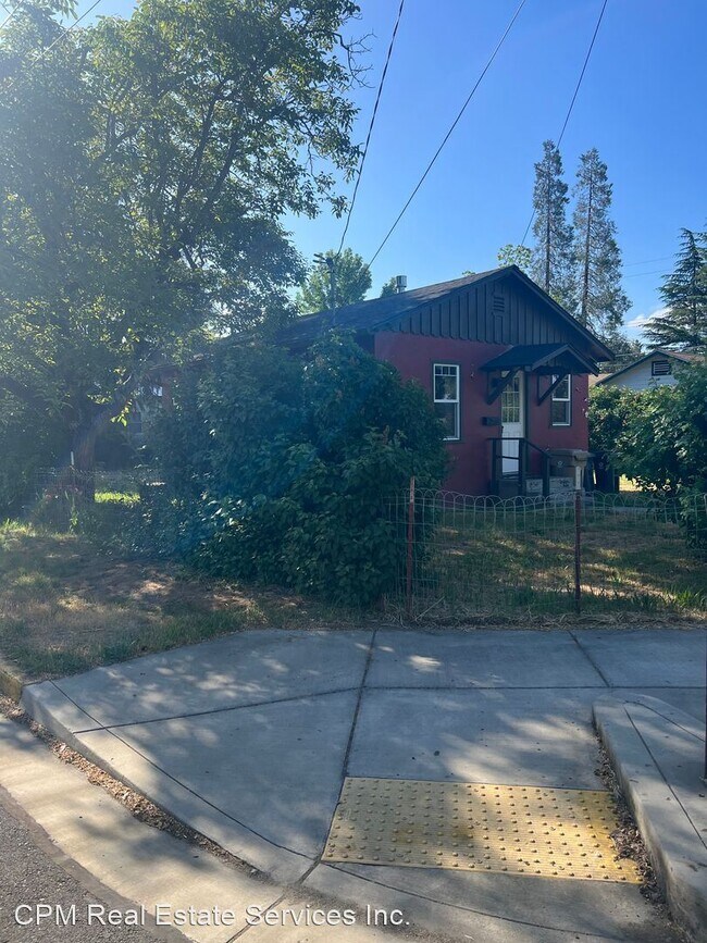 Building Photo - 1 br, 1 bath House - 303 SW Pine Street