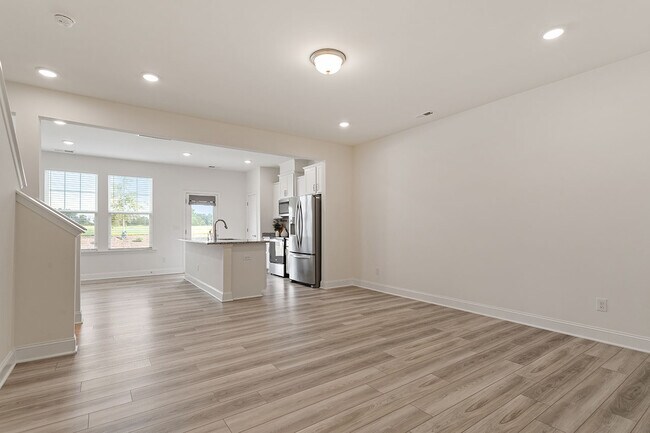 Building Photo - 30 Snowshill St