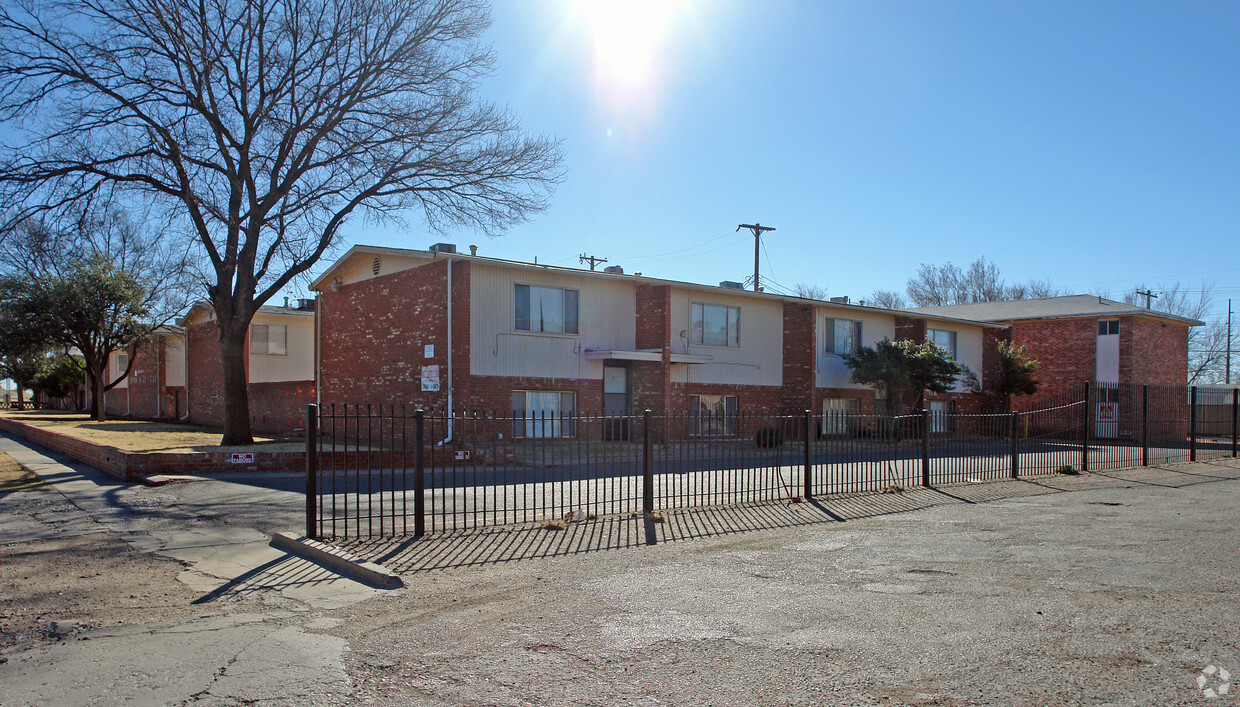 River Oaks Villa - Native Park