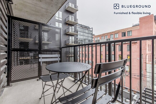 Foto del edificio - 411 W Chicago Ave