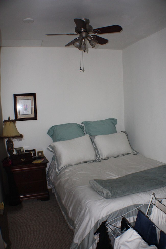 Foto del edificio - 133 W Channel Rd