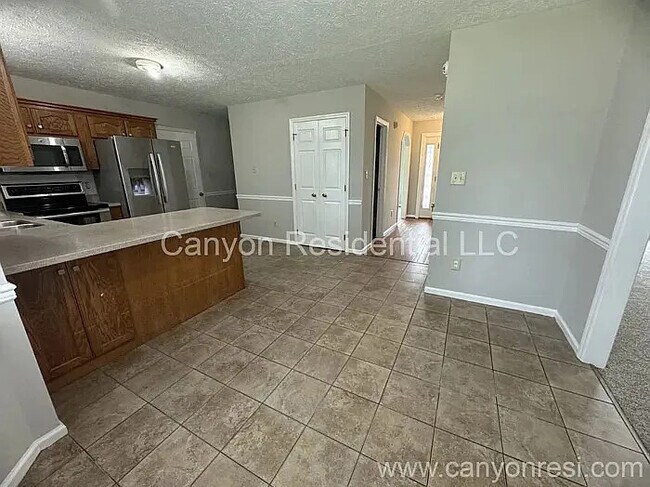 Building Photo - 5216 Ballentine St