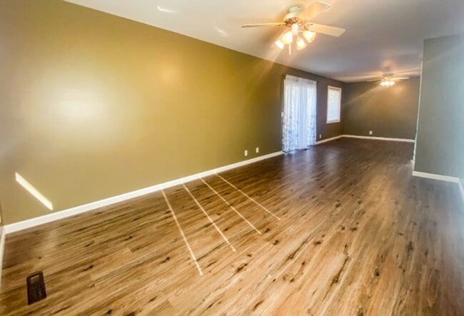 Building Photo - Italian Estates Property Management