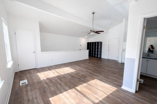 Foto del edificio - 212 Lessin Ln