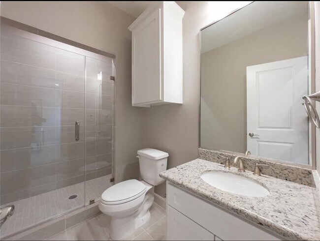 Foto del edificio - 3334 Beverly Frst Dr