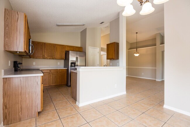 Building Photo - 2041 Bobtail Dr