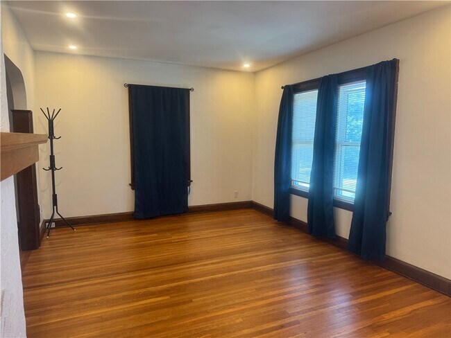 Foto del edificio - 102 Tulane Rd