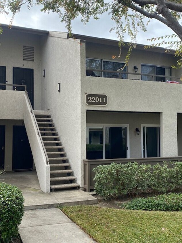 Primary Photo - Charming 2 Bedroom, 1 Bath condo in lovely...