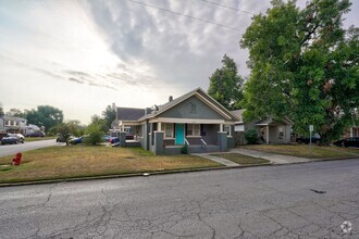 Building Photo - 1720 N Villa Ave