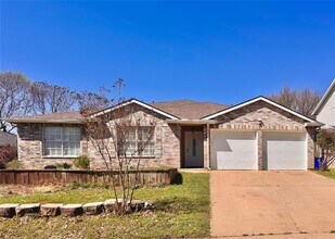 Building Photo - 201 Yosemite Dr