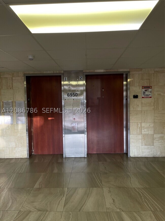 Building Photo - 6950 Miami Gardens Dr