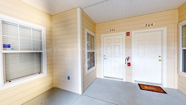 Foto del edificio - 8241 Pelican Landing Rd