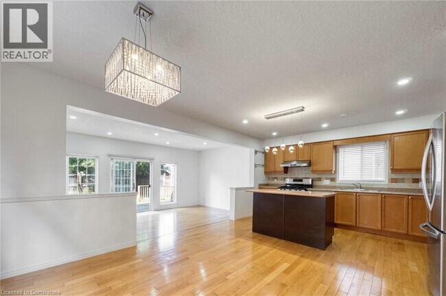 Building Photo - 624 S Haven Dr