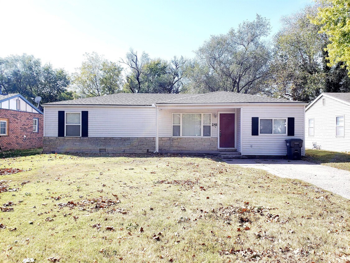 Primary Photo - 251 S Stewart Dr