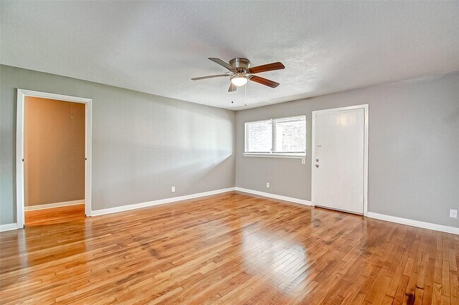 Foto del edificio - 213 Newman Rd