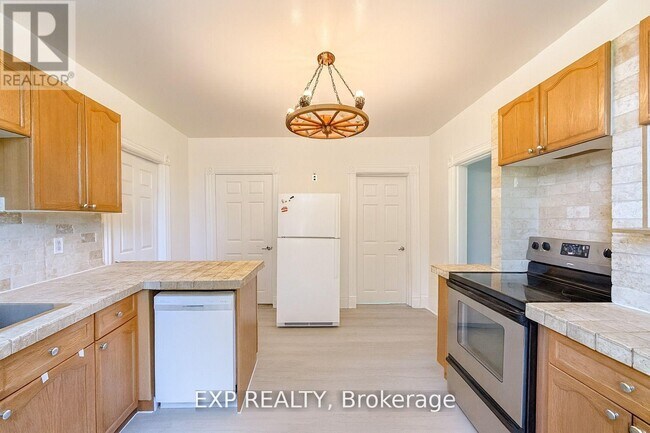 Building Photo - 9679 Hunsden Sideroad