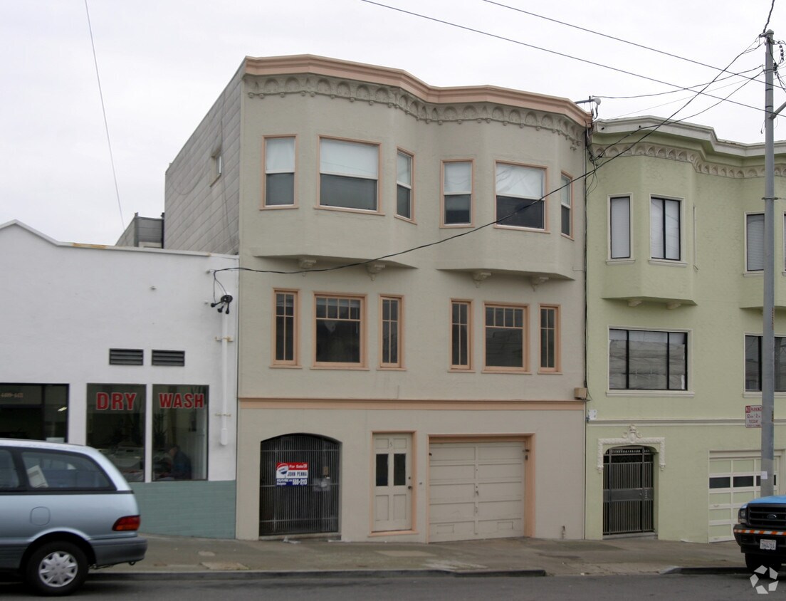 Building Photo - 4417 Cabrillo St