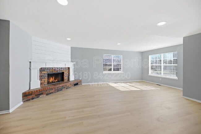 Foto del edificio - 920 W Memphis St