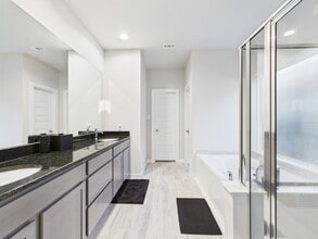 Building Photo - 11823 Maple Oak Dr