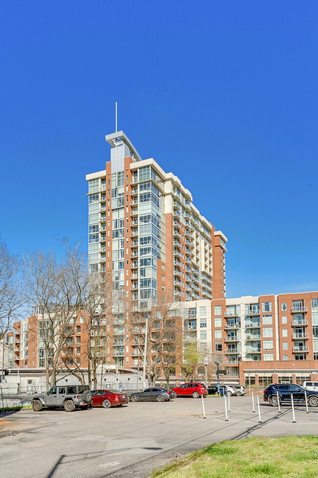 Building Photo - 600 12th Ave S