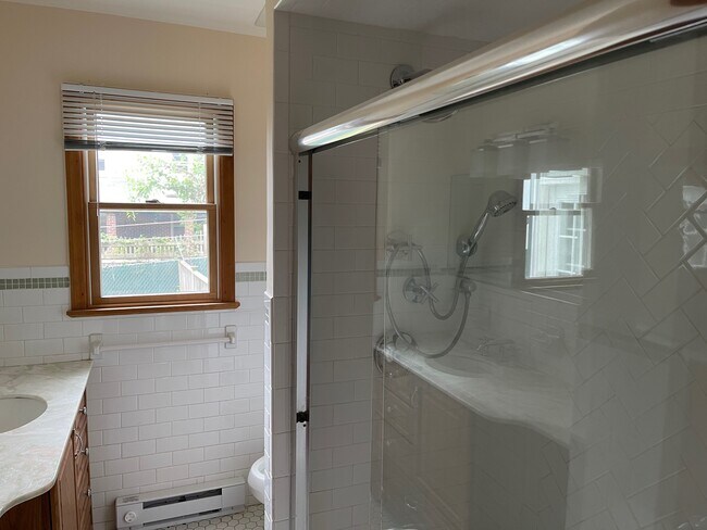 Bath - 8 Ridge Pl
