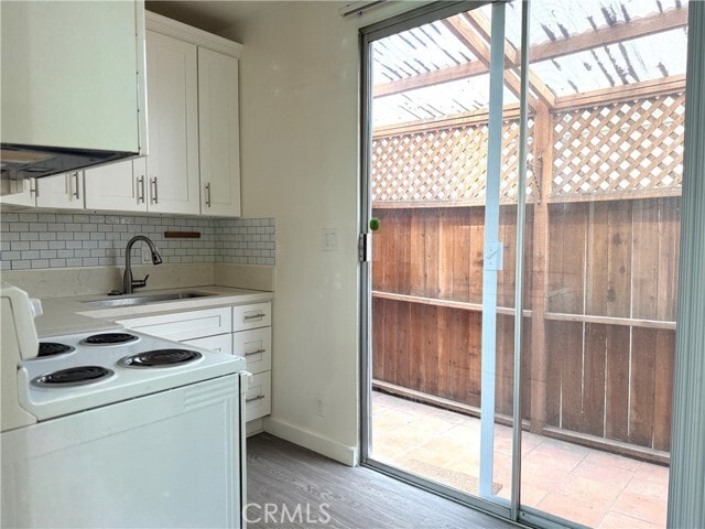 Building Photo - 13223 Moorpark St
