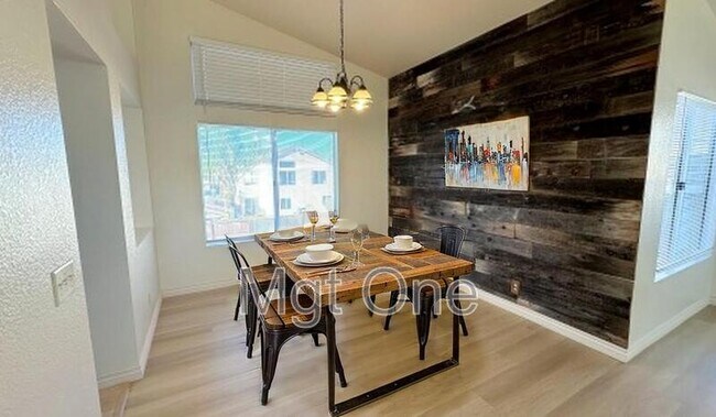 Building Photo - 3720 Mirage St