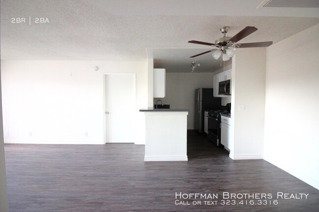 Building Photo - 1725 Grismer Ave