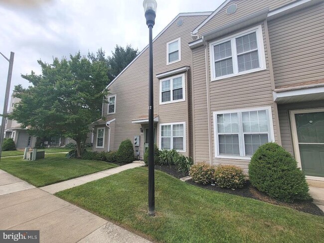 Foto del edificio - 1203 Hawthorne Ct