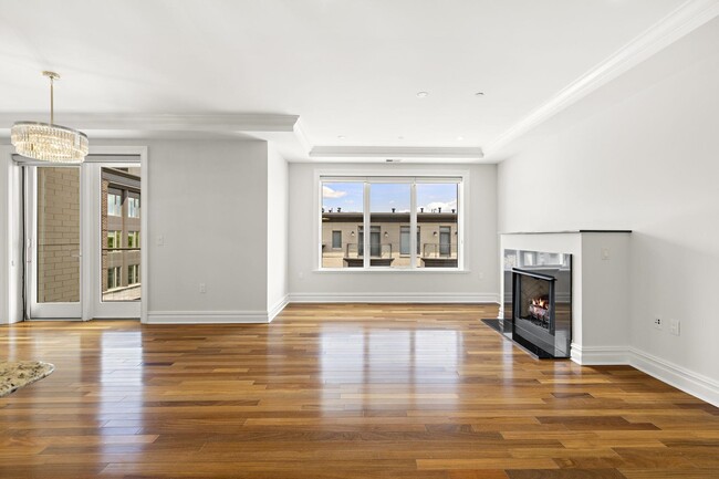Building Photo - 250 Henley Pl