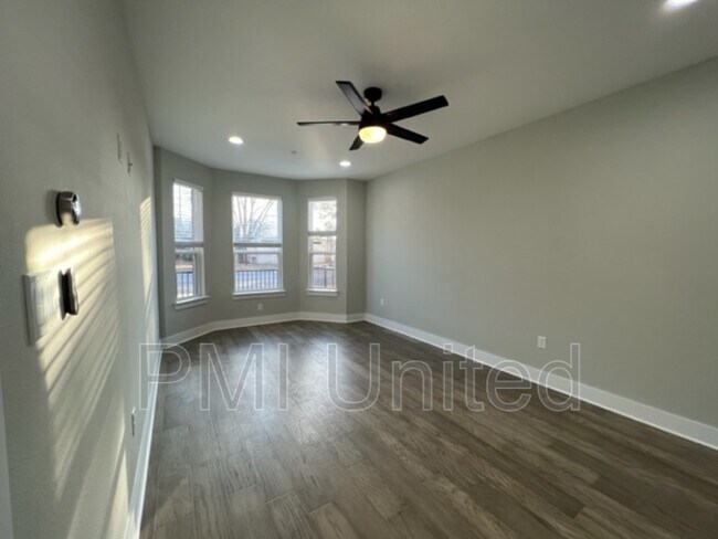 Foto del edificio - 313 N Mill St